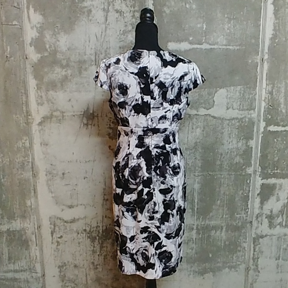 Rabbit Rabbit Rabbit designs cap sleeve dress - Picture 2 of 4